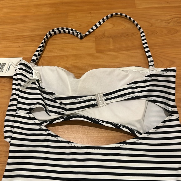NEW w/tags! Cupshe One Piece Cutout swim suit bathing suit black & white stripes - Picture 6 of 6